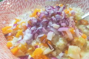 Salata de conopida cu morcovi si jambon