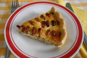 Tarta aperitiv, cu branzeturi si carnaciori