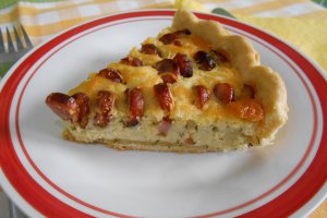 Tarta aperitiv, cu branzeturi si carnaciori