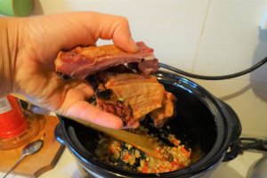 Ciorba de coaste afumate la slow cooker Crock-Pot