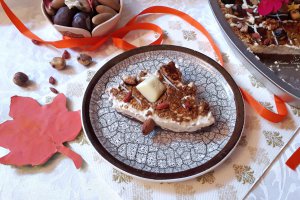 Desert prajitura Inima cu alune de padure