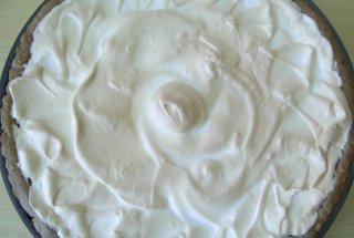 Tarta cu mure si bezea