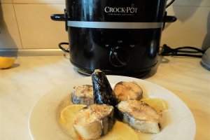 Macrou cu lamaie gatit la slow cooker Crock-Pot