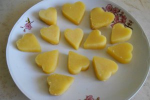 Piept de pui invelit in cascaval, cu cartofi natur