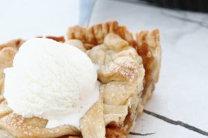 Desert tarta cu mere