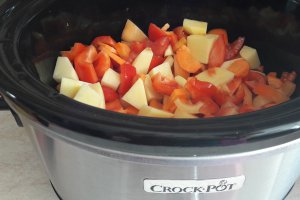 Ied cu legume la slow cooker Crock-Pot