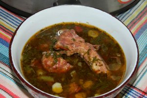 Ciorba cu coaste la slow cooker Crock-Pot