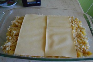 Lasagna cu cartofi si branza sarata