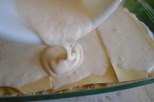 Lasagna cu cartofi si branza sarata