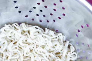 Ramen cu pui si conopida