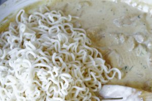 Ramen cu pui si conopida