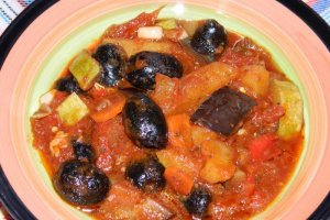 Mancare de legume cu masline la slow cooker Crock-Pot