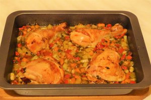 Pulpe de pui cu legume la slow cooker Crock-Pot
