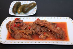Pastrama cu sos la slow cooker Crock-Pot