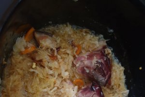 Varza calita cu ciolan la slow cooker Crock-Pot