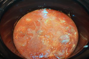 Chiftele umplute cu mozarella la slow cooker Crock-Pot