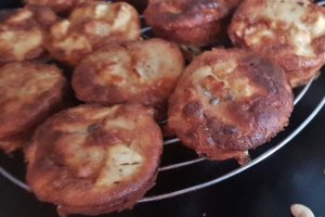 Desert muffin cu mere si nuci de caju (fara gluten, low carb)