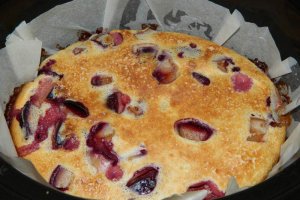 Clafoutis cu prune la slow cooker Crock-Pot