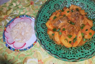 Gulas de batal cu cartofi la slow cooker Crock-Pot