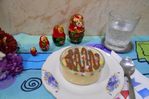 Desert crema de vanilie cu stafide, la pahar