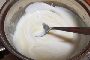 Desert prajitura cu migdale si crema de cocos
