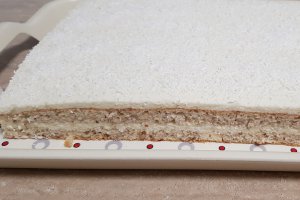 Desert prajitura cu migdale si crema de cocos