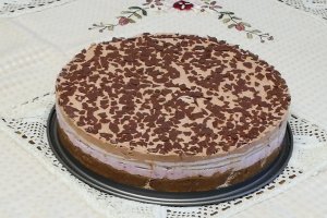 Desert cheesecake, cu ciocolata si fructe de padure