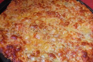 Pizza cu branzeturi