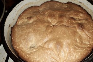 Desert tort de mere cu caramel si frisca
