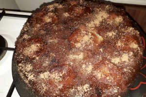 Desert tort de mere cu caramel si frisca