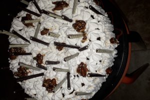 Desert tort de mere cu caramel si frisca