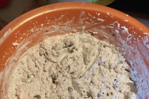 Desert tort cu biscuiti si agrise