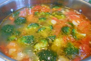 Ciorba de legume, cu broccoli