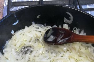 File de peste la cuptor cu gogosari in sos de bulion