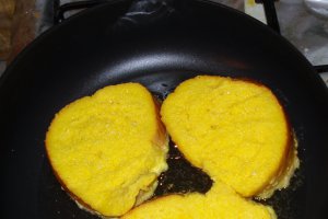 Friganele aromate cu dulceata de cirese