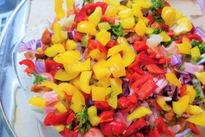 Salata de conopida cu rosii uscate si cabanos