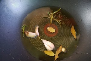 Coniglio al forno -iepure la cuptor