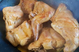 Coniglio al forno -iepure la cuptor