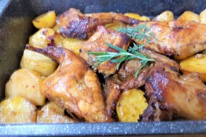 Coniglio al forno -iepure la cuptor