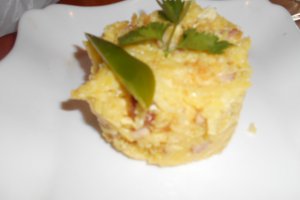 Cartofi cu branza si bacon la cuptor