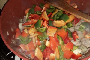 Tocanita de legume cu carne de porc