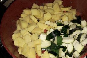 Tocanita de legume cu carne de porc