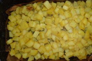 Cartofi la cuptor cu gratar de pui si sparanghel