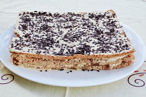 Desert prajitura cu nuca si caramel