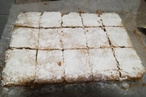Deliciu de Post: Reteta Simpla si Gustoasa de Prajitura cu Mere