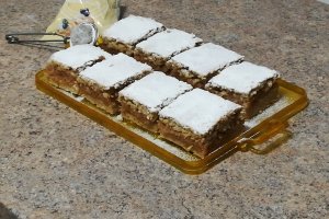 Deliciu de Post: Reteta Simpla si Gustoasa de Prajitura cu Mere
