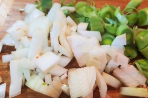 Reteta gustoasa de peste cu legume la tava