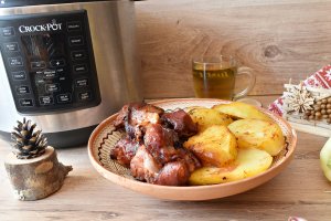 Ciolan afumat aromatizat cu cartofi la Multicooker Crock-Pot Express cu gatire sub presiune