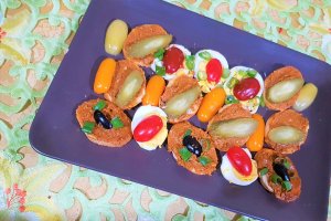 Aperitiv bruschete cu pate de ficat de pui