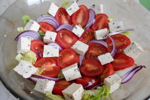 Salata de rosii cu branza tofu
